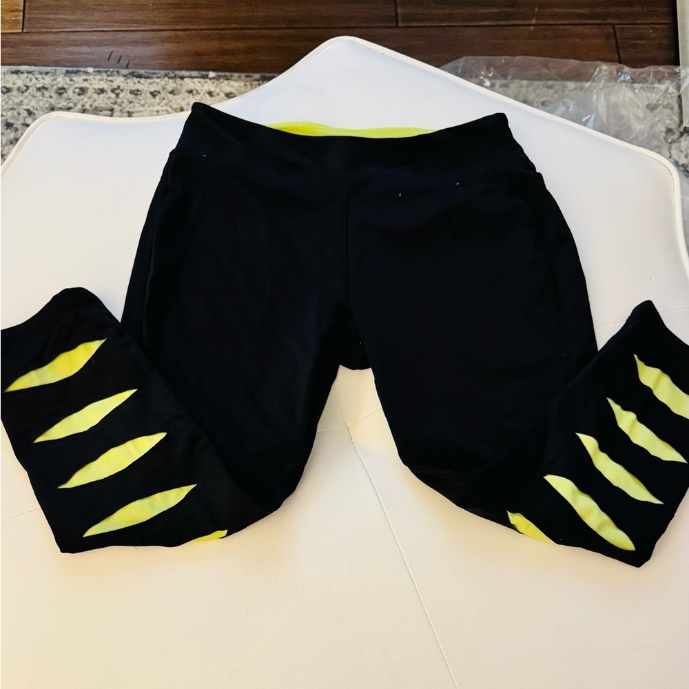 KYODAN BLACK CROPPED LEGGINGS